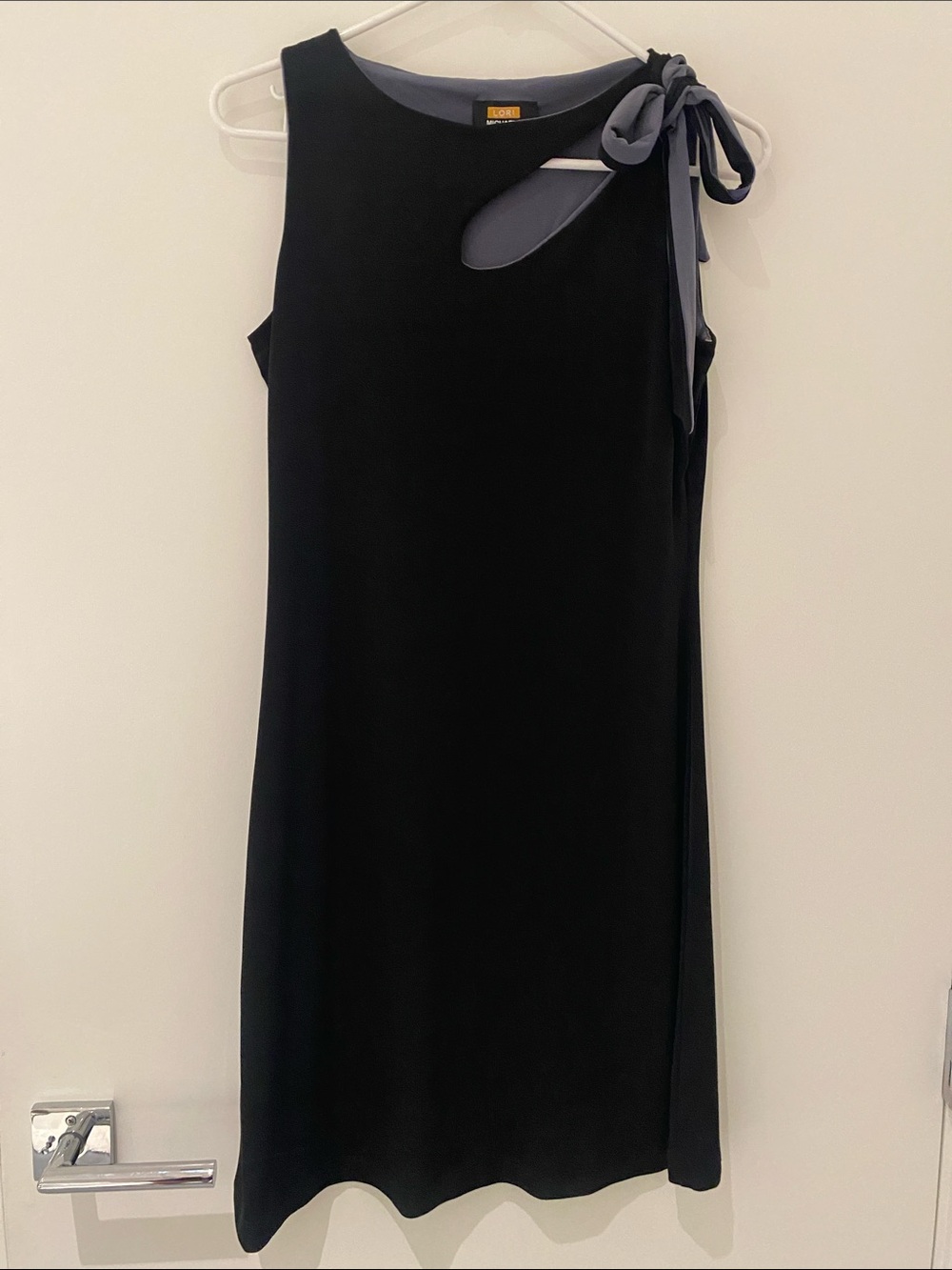Lori Michaels Sleeveless Dress “LBD” With Cut Out/Tie Detail Black And Gray S